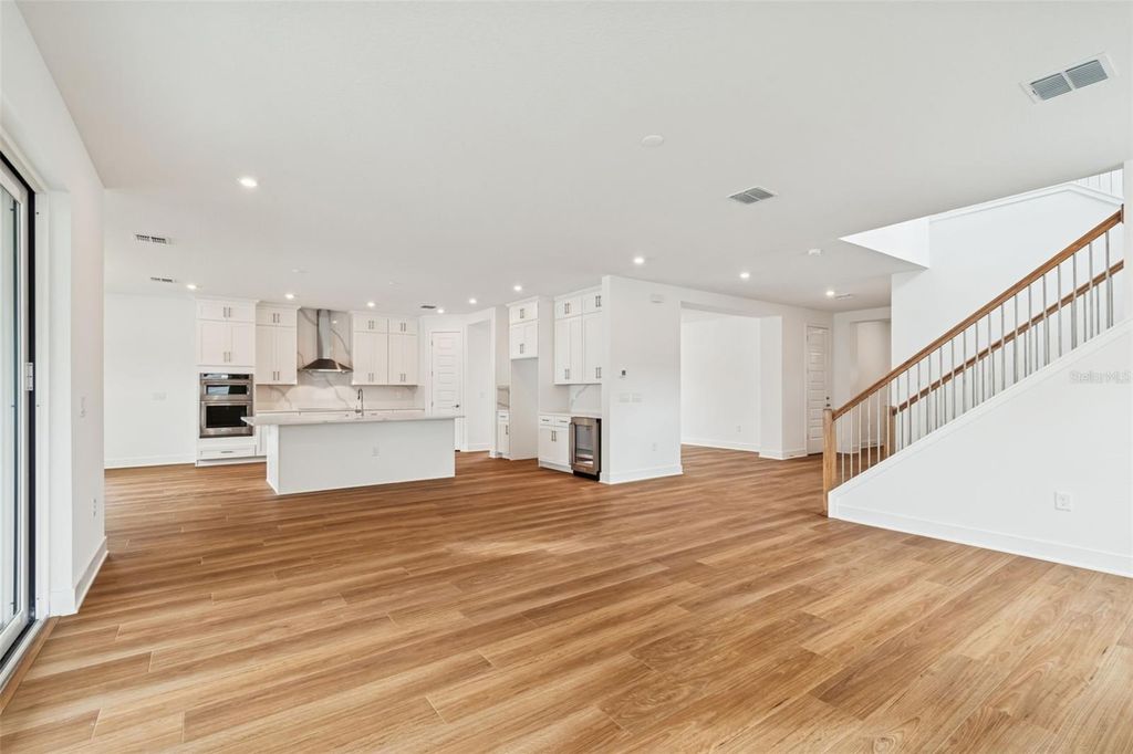 Image 23 of property listing at 804 W PENINSULAR STREET, Tampa, FL 33603