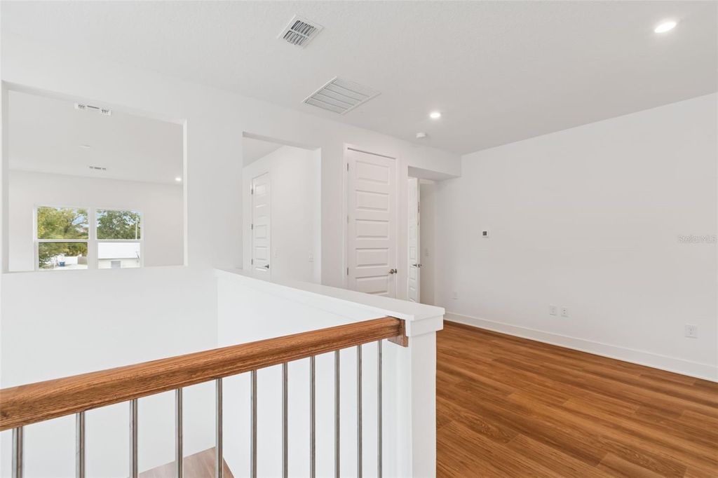 Image 27 of property listing at 804 W PENINSULAR STREET, Tampa, FL 33603