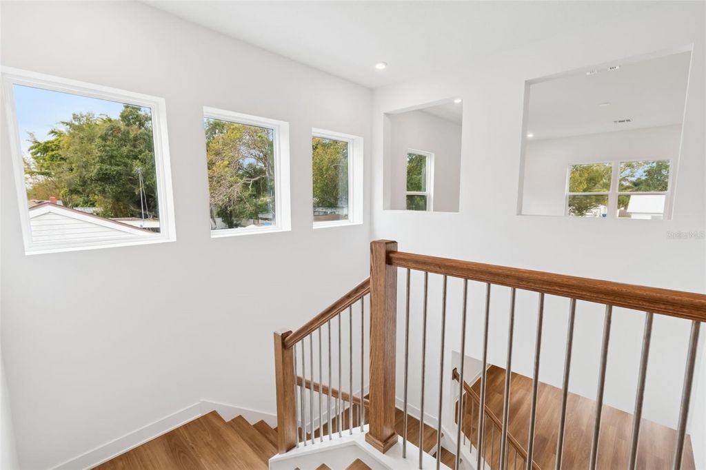 Image 28 of property listing at 804 W PENINSULAR STREET, Tampa, FL 33603