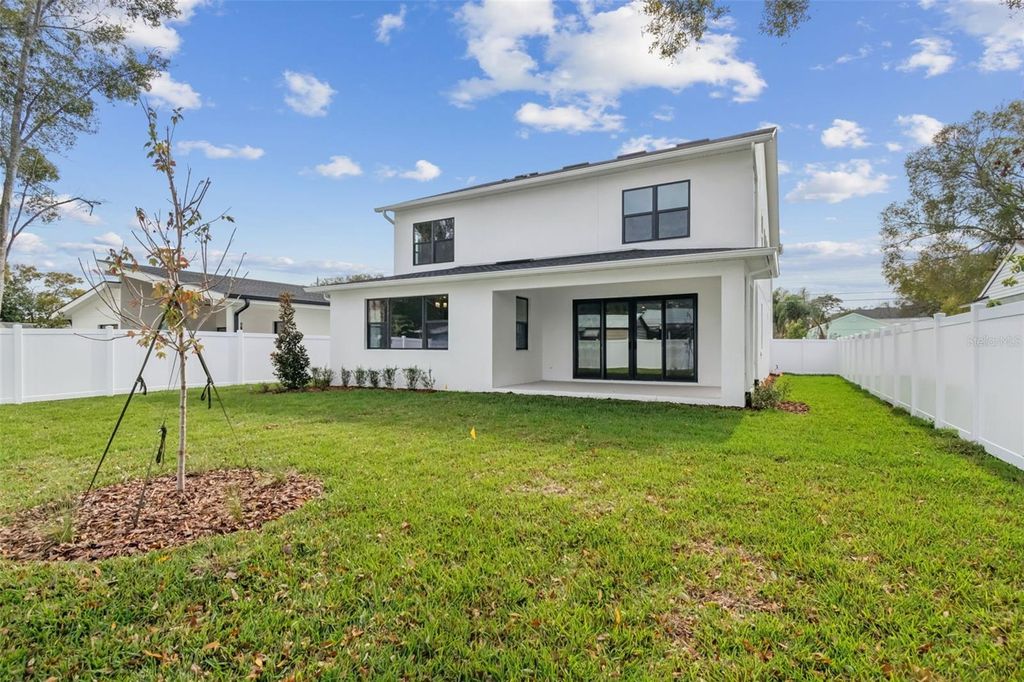 Image 52 of property listing at 804 W PENINSULAR STREET, Tampa, FL 33603