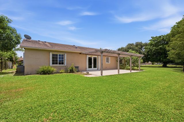 4778 Blue Pine Circle, Lake Worth, FL 33463