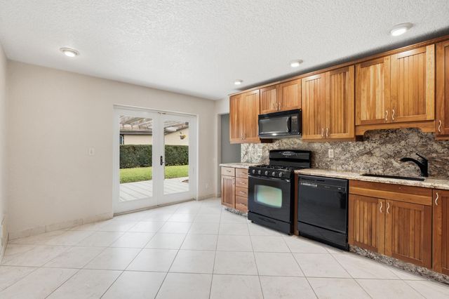 4778 Blue Pine Circle, Lake Worth, FL 33463