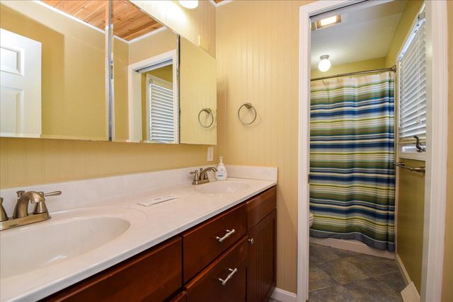 246 Pinehurst DR, Daleville, VA 24083