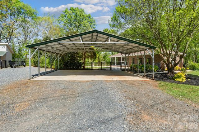 3654 S Dobys Bridge Road, Fort Mill, SC 29715