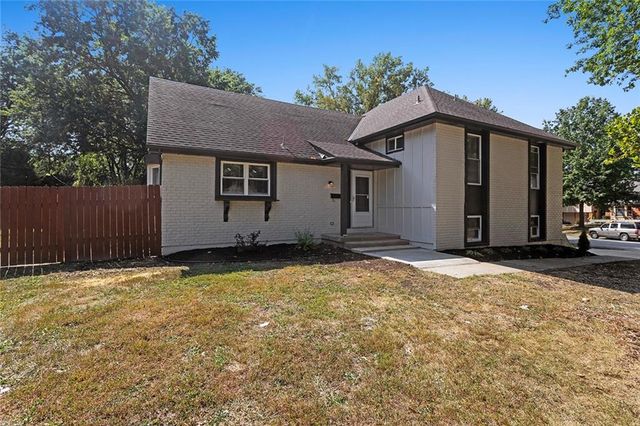 12801 Winchester Avenue, Grandview, MO 64030