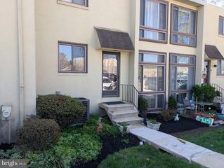 100 E GLENOLDEN AVE #U-20, Glenolden, PA 19036