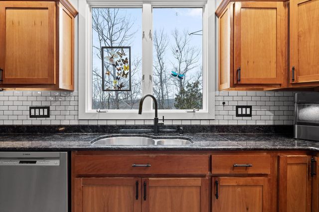 40 Cool Springs Road, Signal Mountain, TN 37377