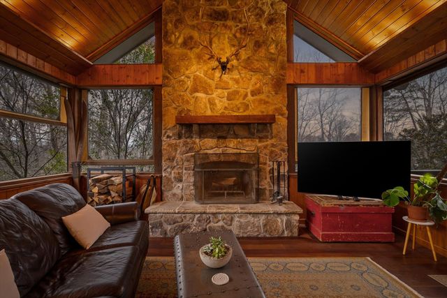 40 Cool Springs Road, Signal Mountain, TN 37377