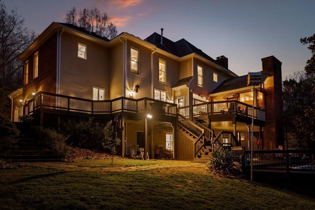 40 Cool Springs Road, Signal Mountain, TN 37377