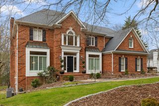 40 Cool Springs Road, Signal Mountain, TN 37377