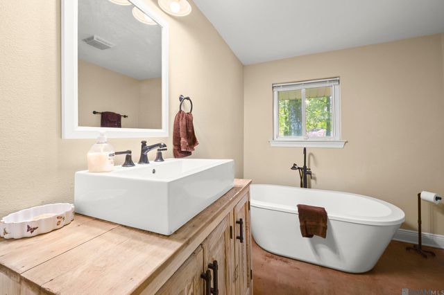 12024 Lovett Rd, Central, LA 70818