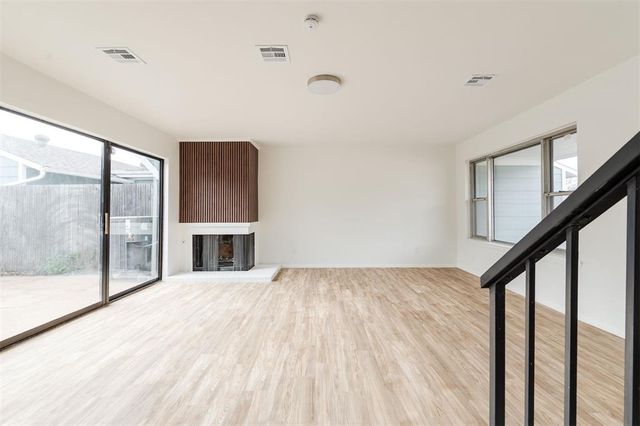 2827 Indian Creek Boulevard, Oklahoma City, OK 73120