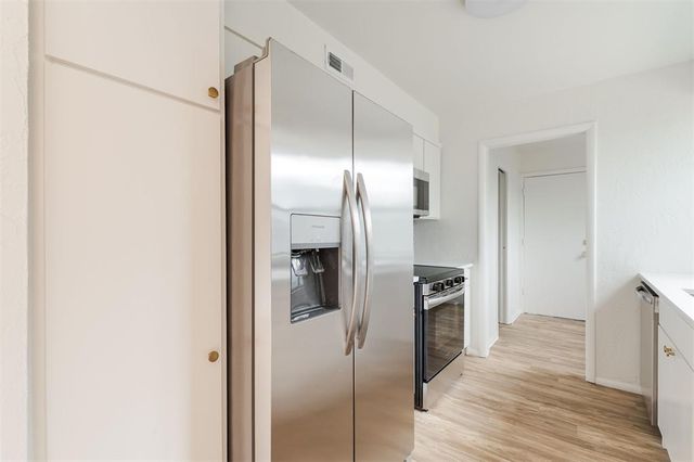 2827 Indian Creek Boulevard, Oklahoma City, OK 73120