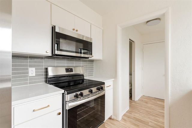 2827 Indian Creek Boulevard, Oklahoma City, OK 73120