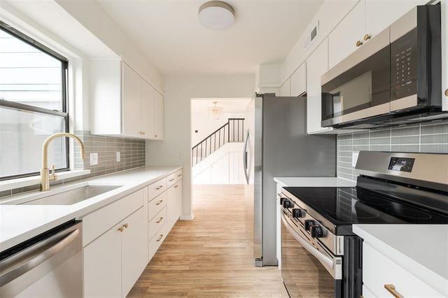 2827 Indian Creek Boulevard, Oklahoma City, OK 73120