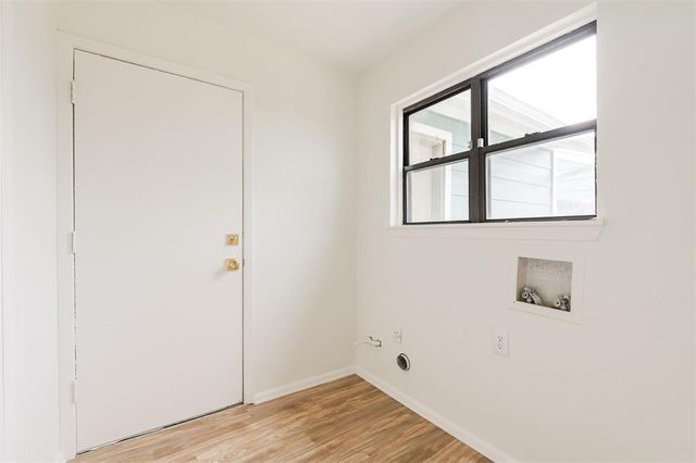 2827 Indian Creek Boulevard, Oklahoma City, OK 73120