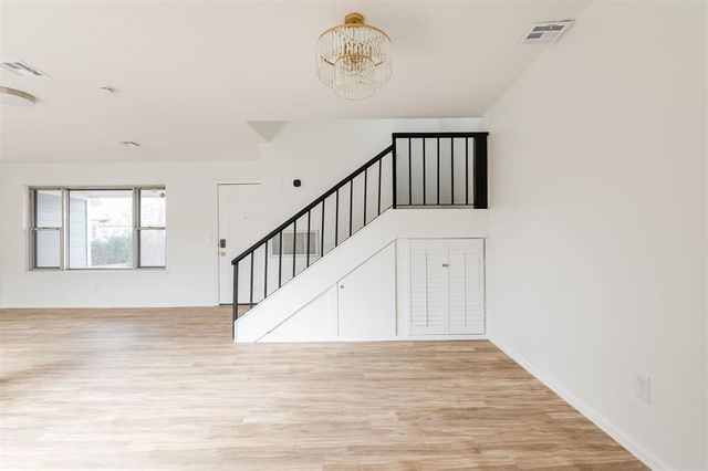 2827 Indian Creek Boulevard, Oklahoma City, OK 73120