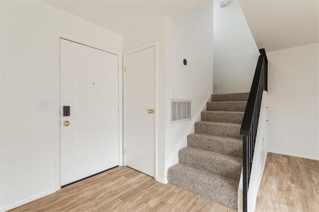 2827 Indian Creek Boulevard, Oklahoma City, OK 73120