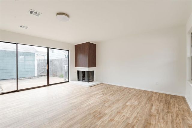 2827 Indian Creek Boulevard, Oklahoma City, OK 73120