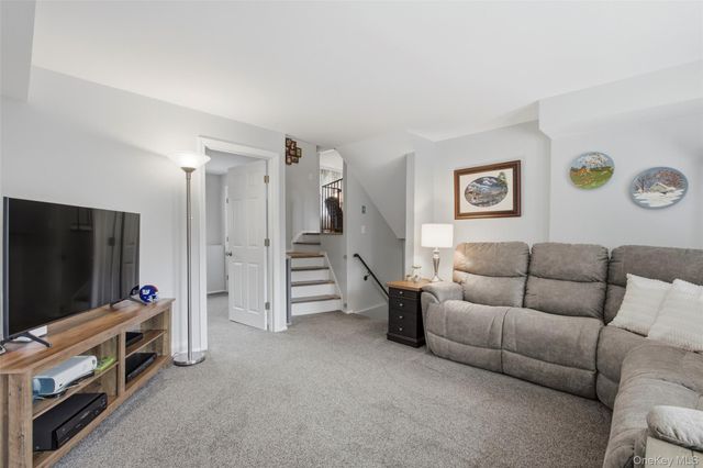 23 Apple Tree Drive, Hauppauge, NY 11788