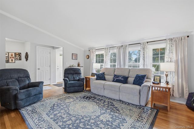 23 Apple Tree Drive, Hauppauge, NY 11788