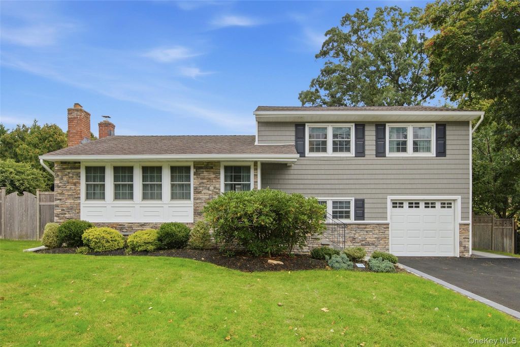 23 Apple Tree Drive, Hauppauge, NY 11788