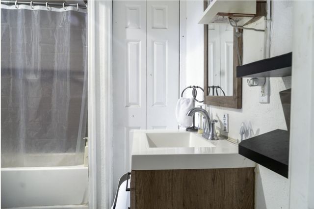 528 Churchill Road, West Palm Beach, FL 33405