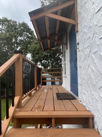 528 Churchill Road, West Palm Beach, FL 33405