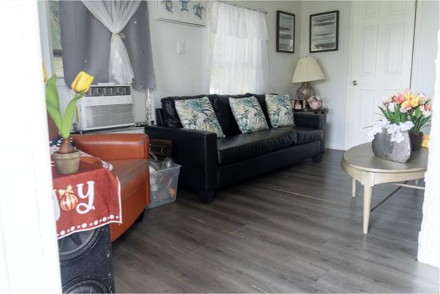 528 Churchill Road, West Palm Beach, FL 33405