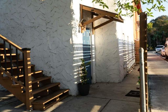 528 Churchill Road, West Palm Beach, FL 33405