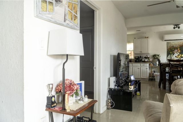 528 Churchill Road, West Palm Beach, FL 33405