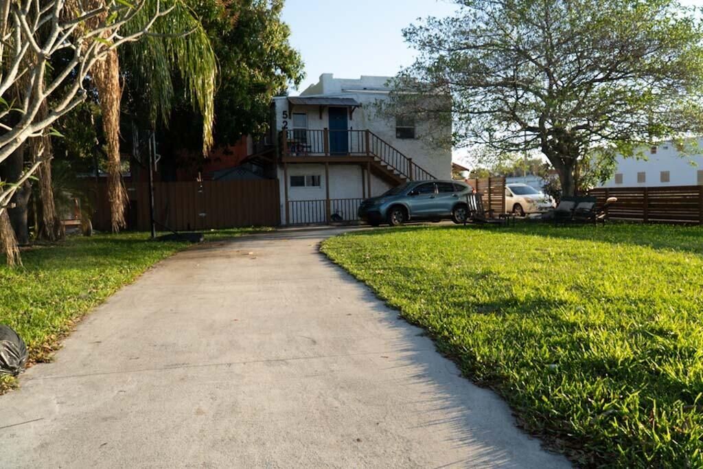 528 Churchill Road, West Palm Beach, FL 33405