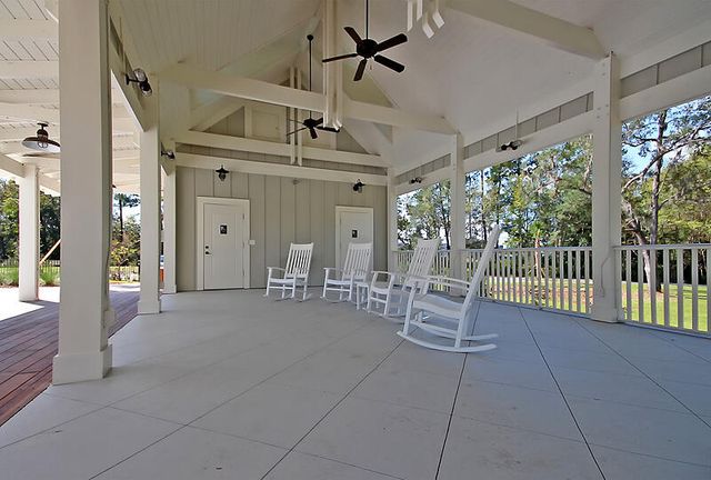 111 Peninsula Drive, Ravenel, SC 29470