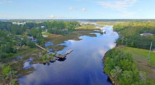 111 Peninsula Drive, Ravenel, SC 29470