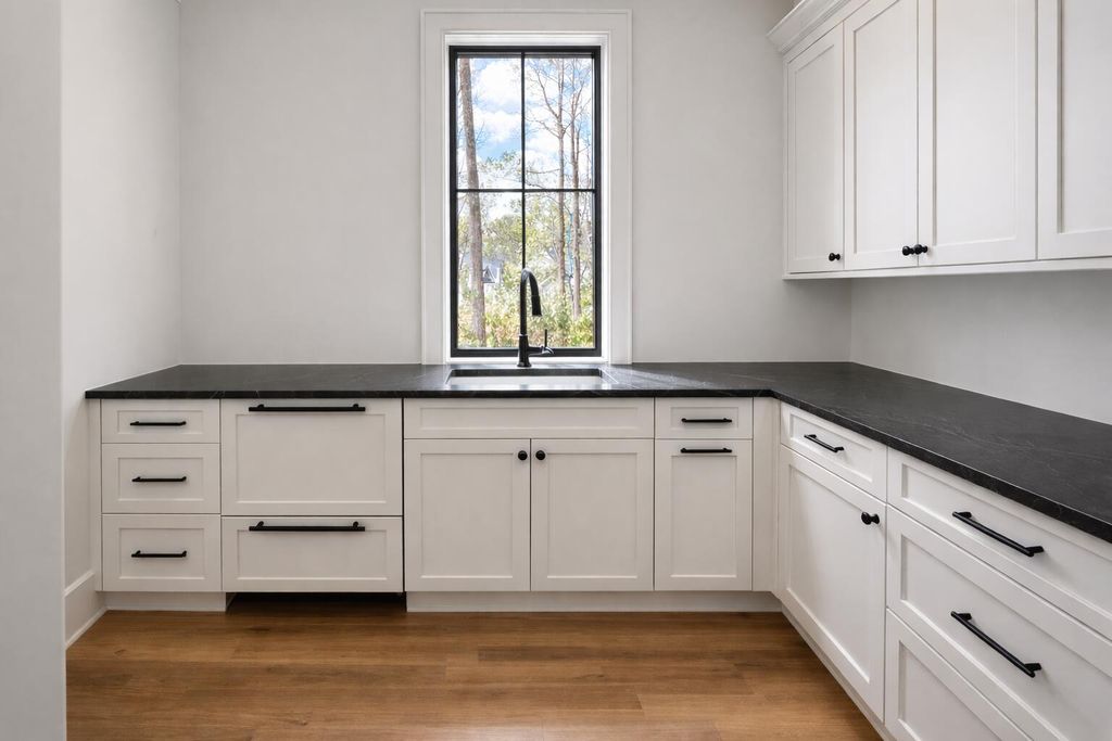 Image 16 of property listing at 111 Peninsula Drive, Ravenel, SC 29470