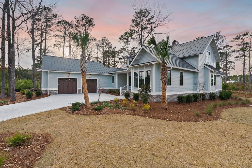 Image 26 of property listing at 111 Peninsula Drive, Ravenel, SC 29470