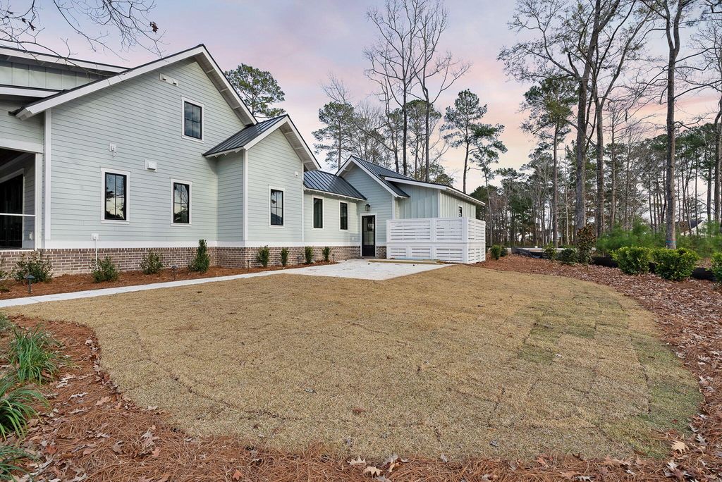 Image 34 of property listing at 111 Peninsula Drive, Ravenel, SC 29470