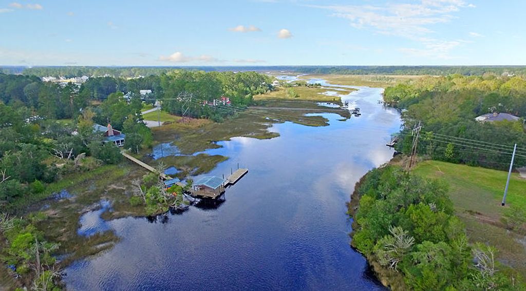 Image 70 of property listing at 111 Peninsula Drive, Ravenel, SC 29470