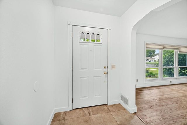 6622 FRANKLIN Avenue, Middleton, WI 53562
