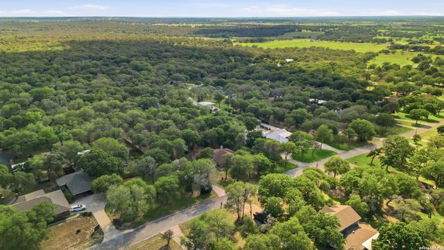 238 Deer Ridge, La Vernia, TX 78121