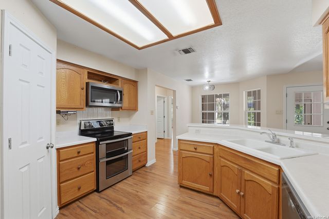 238 Deer Ridge, La Vernia, TX 78121