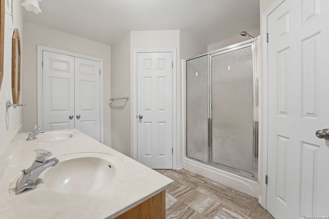 238 Deer Ridge, La Vernia, TX 78121