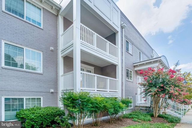 4129 S FOUR MILE RUN DR #302, Arlington, VA 22204
