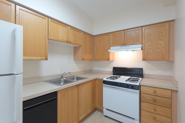 2000 Randi Drive 322, Aurora, IL 60504