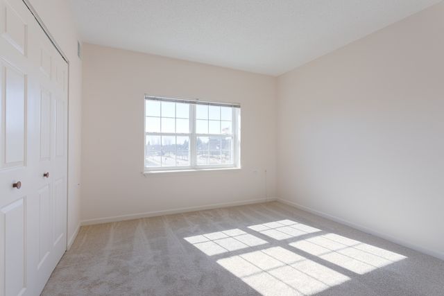 2000 Randi Drive 322, Aurora, IL 60504