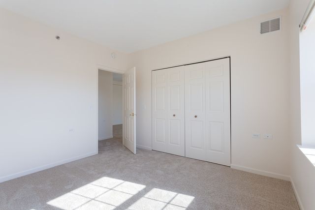 2000 Randi Drive 322, Aurora, IL 60504