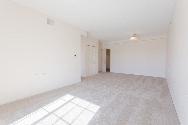 2000 Randi Drive 322, Aurora, IL 60504
