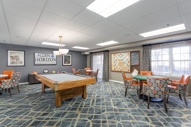 2000 Randi Drive 322, Aurora, IL 60504