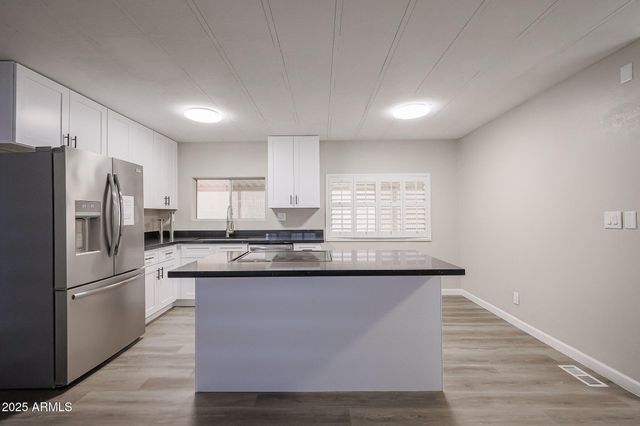 2650 W UNION HILLS Drive 25, Phoenix, AZ 85027