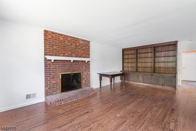 8 Patriot Rd, Peapack Gladstone Boro, NJ 07934
